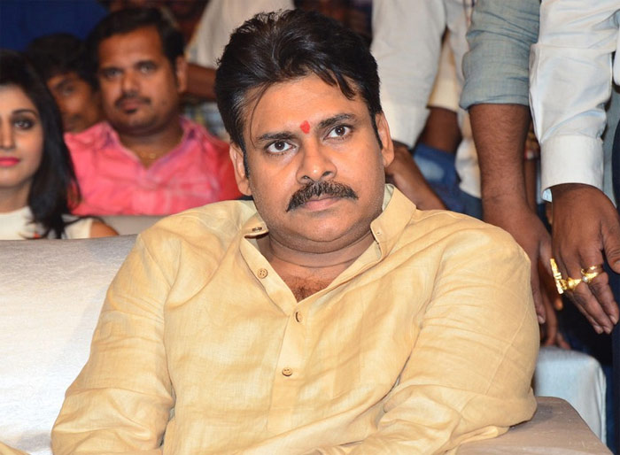 pawan kalyan,katamarayudu movie,distributors,sardaar gabbar singh movie,buyars,bandla ganesh,sharrath marar  పవన్‌ ఇక మారడా...!!